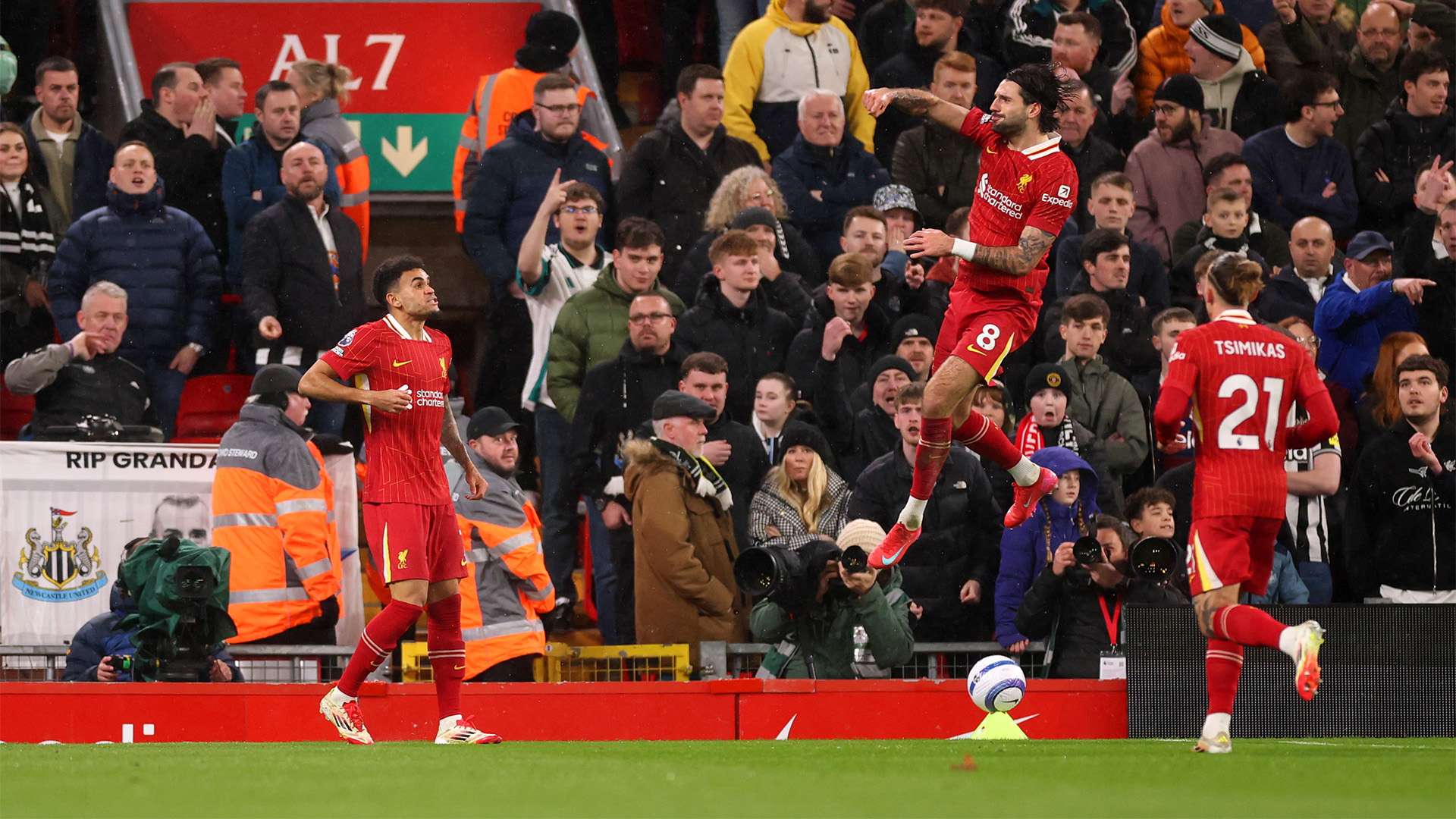 憑藉不俗的 憑藉不俗的